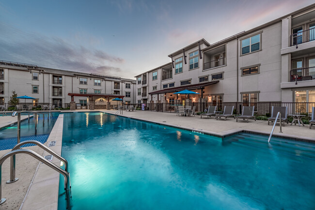 Overture Frisco 55+ Active Adult Apartment... - Overture Frisco 55+ Active Adult Apartment...