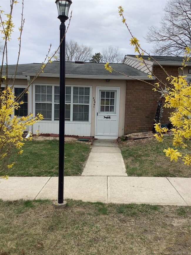Building Photo - 406 Woodbridge Dr