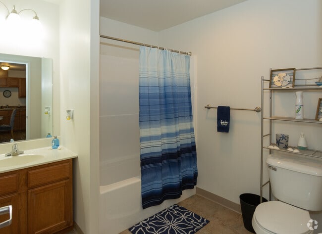 1BR, 1BA_621SF - The Overlook Apartments