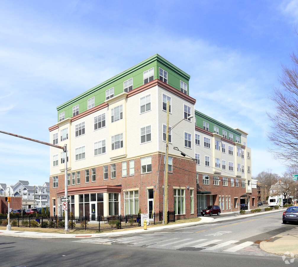 The Residence at Summer Street - The Residence at Summer Street Apartments