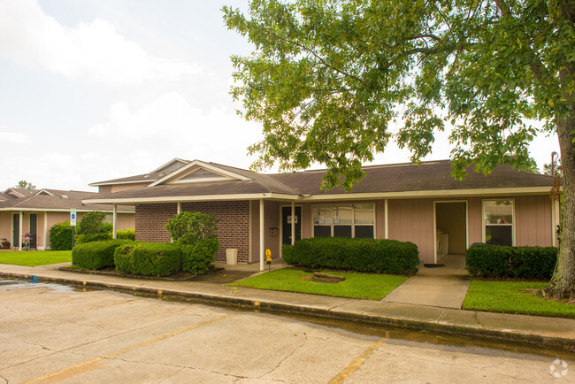 Building Photo - Livingston Manor Apartments