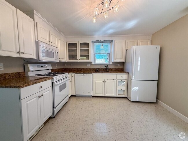 Building Photo - 46 Sterling St Rental