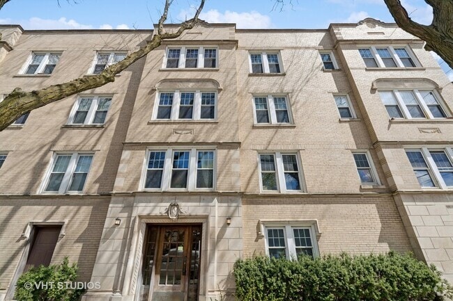 Building Photo - 5953 N Greenview Ave Rental