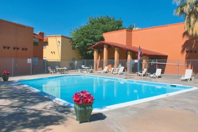 Villa Ciento Apartments - Villa Ciento Apartments