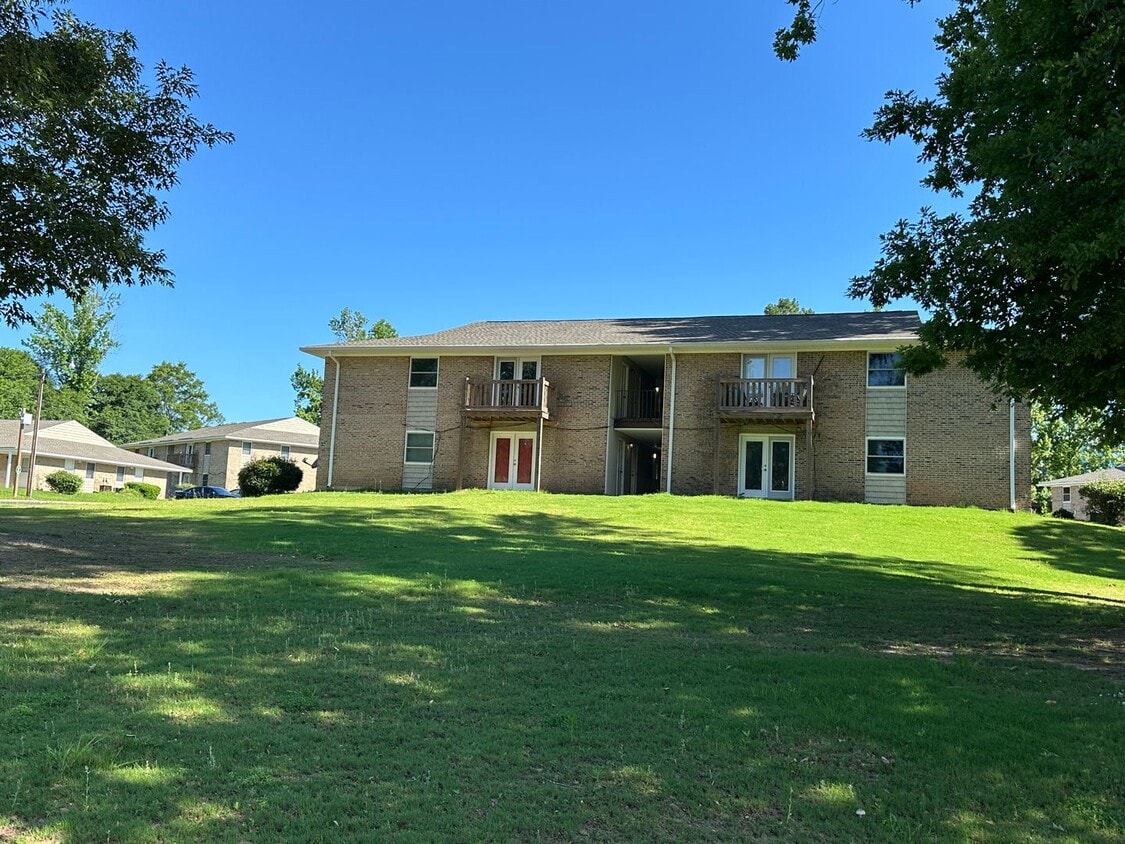 Floor Plan - 2 BD/2 BA Remodeled