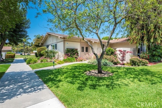 Building Photo - 703 Avenida Sevilla