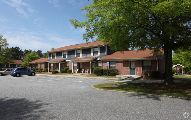 Primary Photo - Winder Wood Apartments