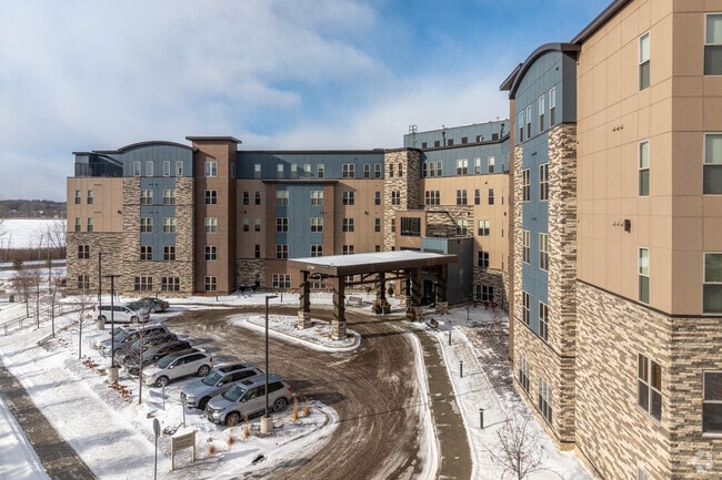 Building Photo - Flagstone