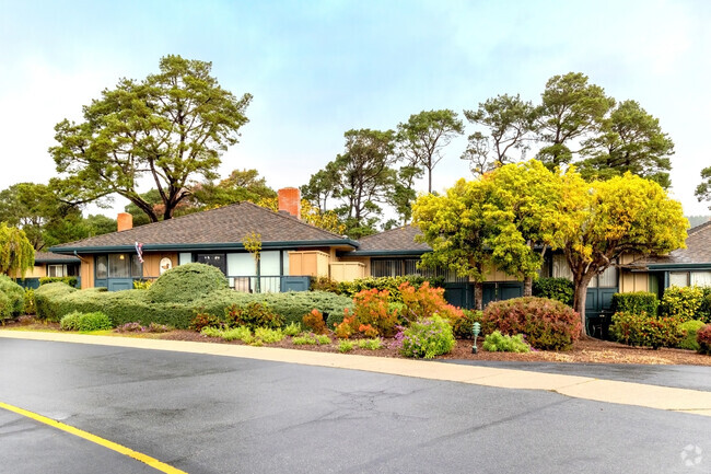 Building - Del Mesa Carmel Rental