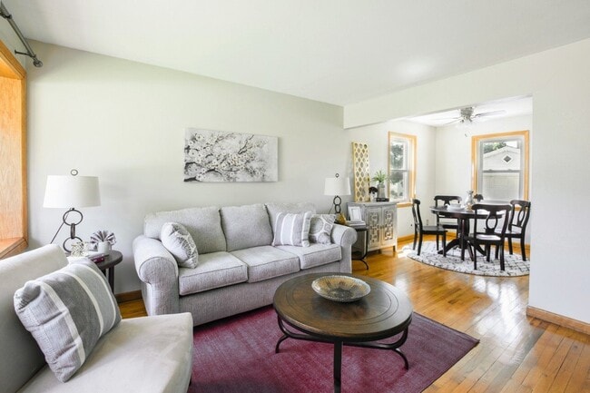 Building Photo - Algonquin Manor Rental