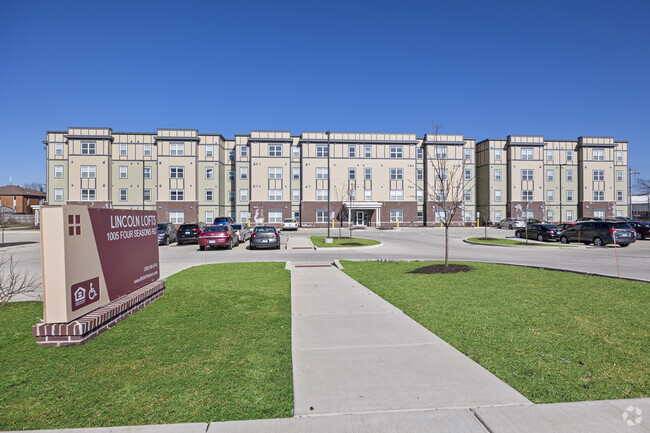 Building Photo - Lincoln Lofts