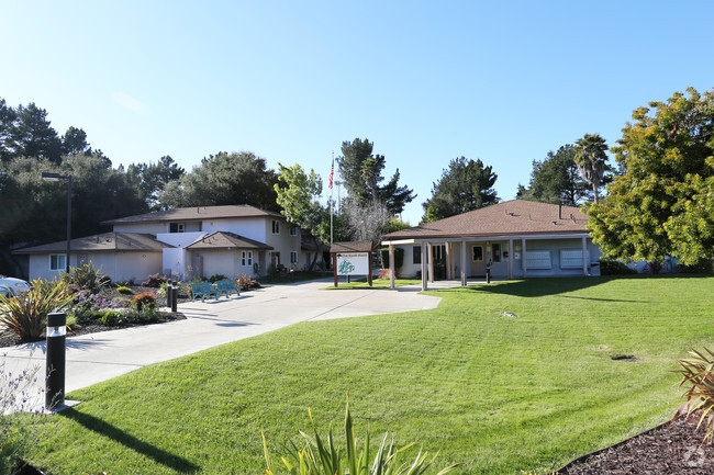 Building Photo - Oak Knolls Haven Rental