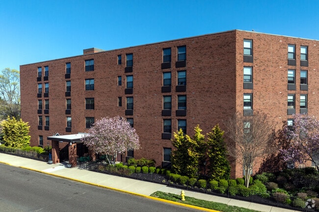 Primary Photo - Burlington Manor