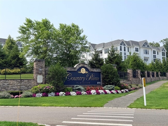 Building Photo - 17205 Aspenwood Dr