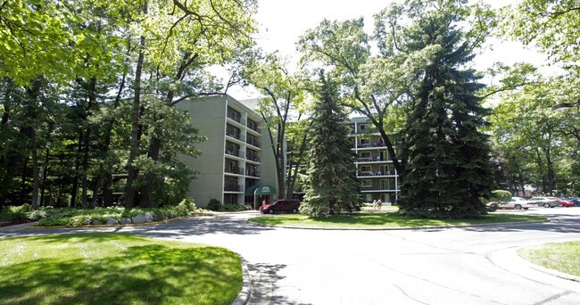 Photo - Pine Oak Apartments