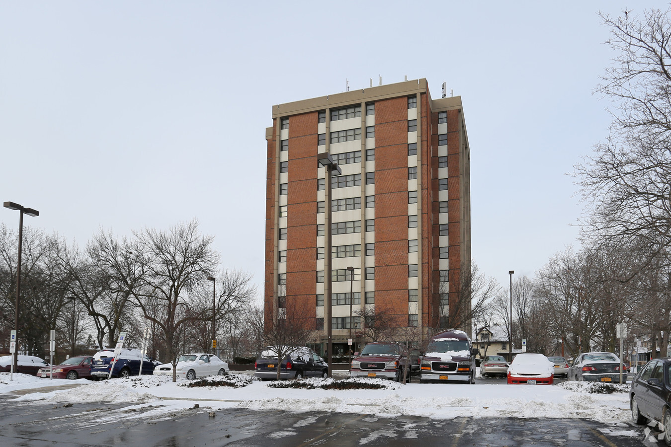 Danforth Tower East - Danforth Tower East Apartments