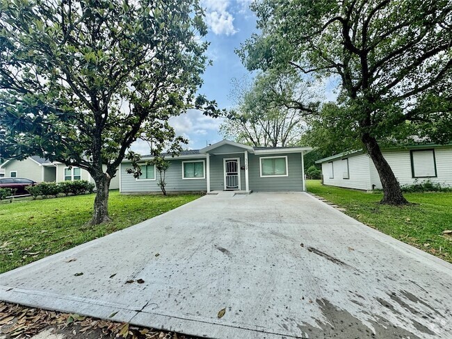 Building Photo - 3109 Danforth Memorial Dr Rental