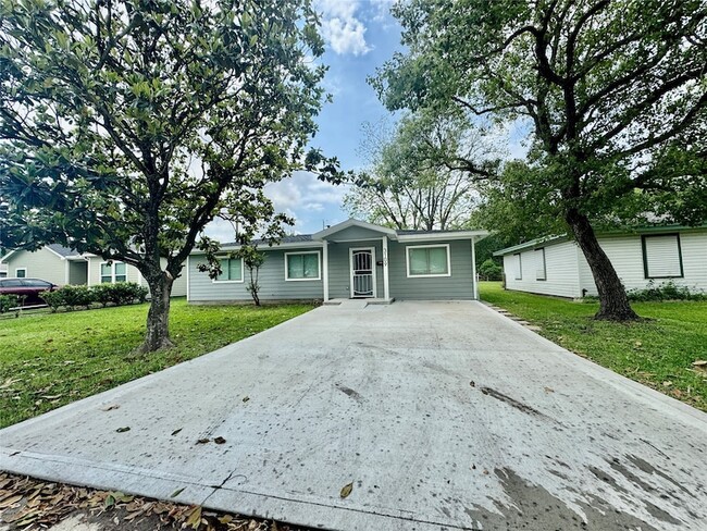 Photo - 3109 Danforth Memorial Dr Rental