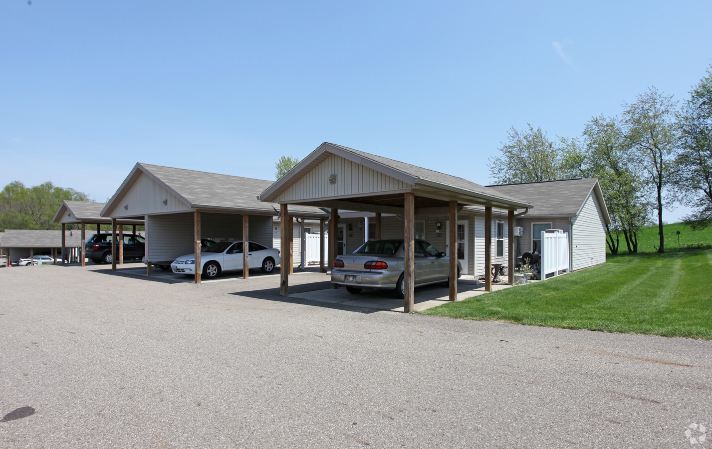 Redwing Senior Apartments - Redwing Senior Apartments