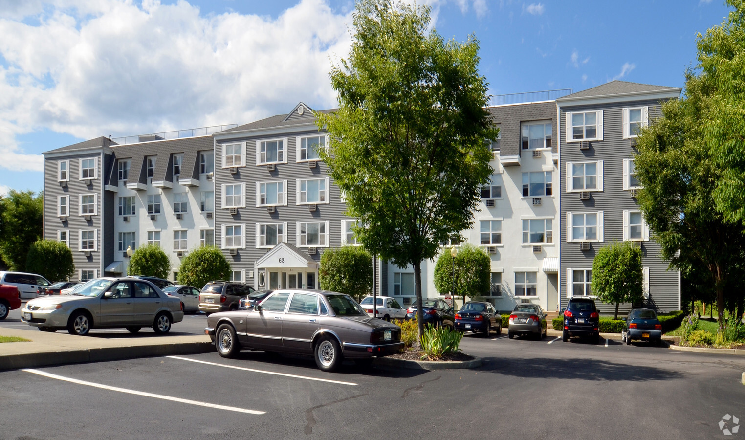 Berkeley Square - Berkeley Square Apartments