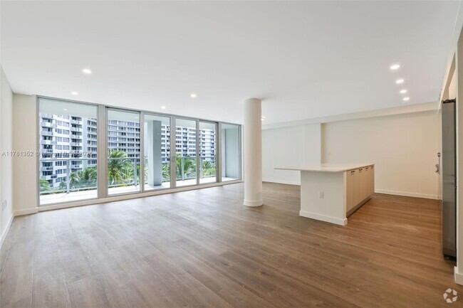 Building Photo - 1500 Bay Rd Rental