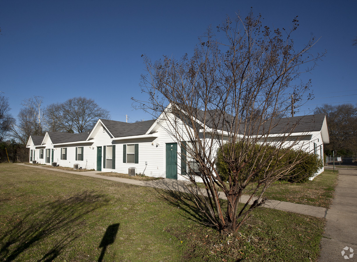 Photo - Shreveport Gardens Apartments