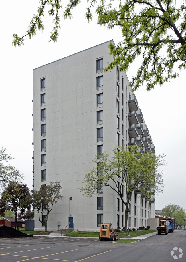 Primary Photo - Cityview Senior Tower Rental
