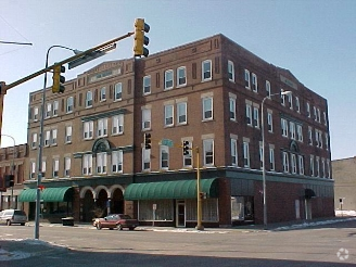 Building Photo - Mealey Hotel Rental