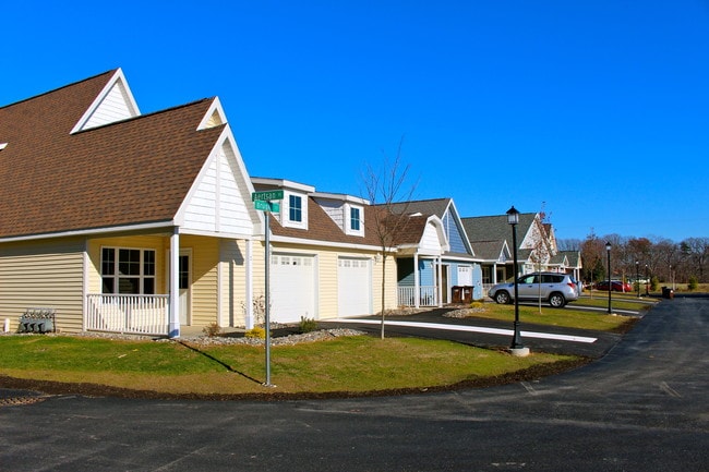 Building Photo - The Spinney at Van Dyke Rental