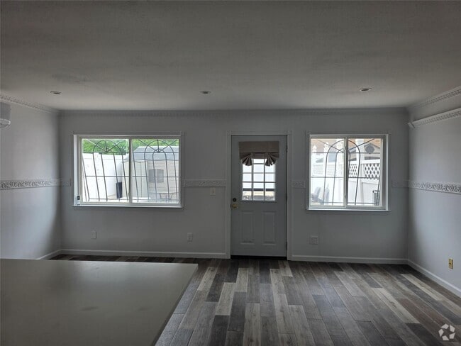 Building Photo - 125 White Plains Rd Rental