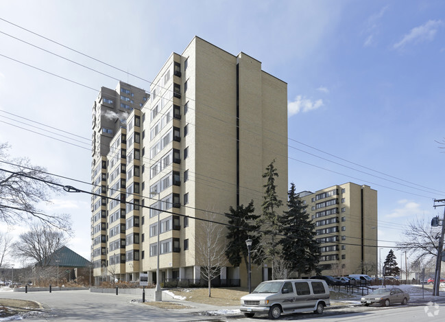 Building Photo - Cedar High Apartments
