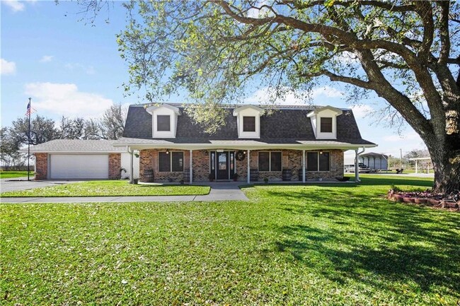 Photo - 306 E Woodlawn Ranch Rd Rental