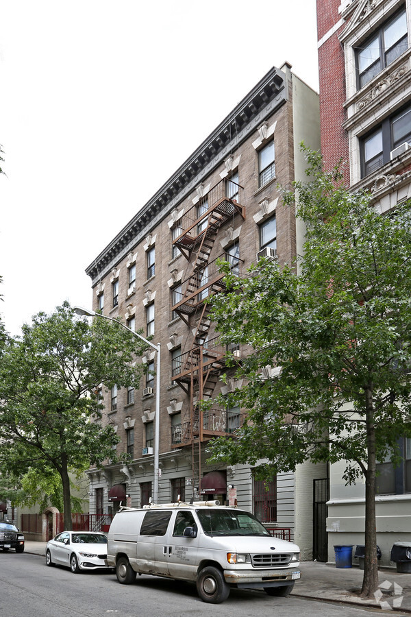 Photo - 203-215 W 140th St Apartments