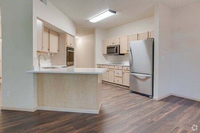Building Photo - Eighth Street Manor Rental