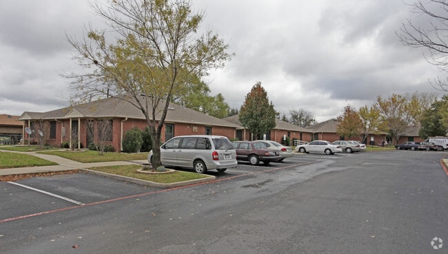 Building Photo - Thomas Square Apartments