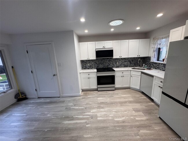 Building Photo - 20 Strathmore Gate Dr