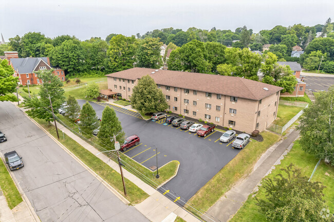 Building Photo - Silvertree Seniors Jamestown Rental