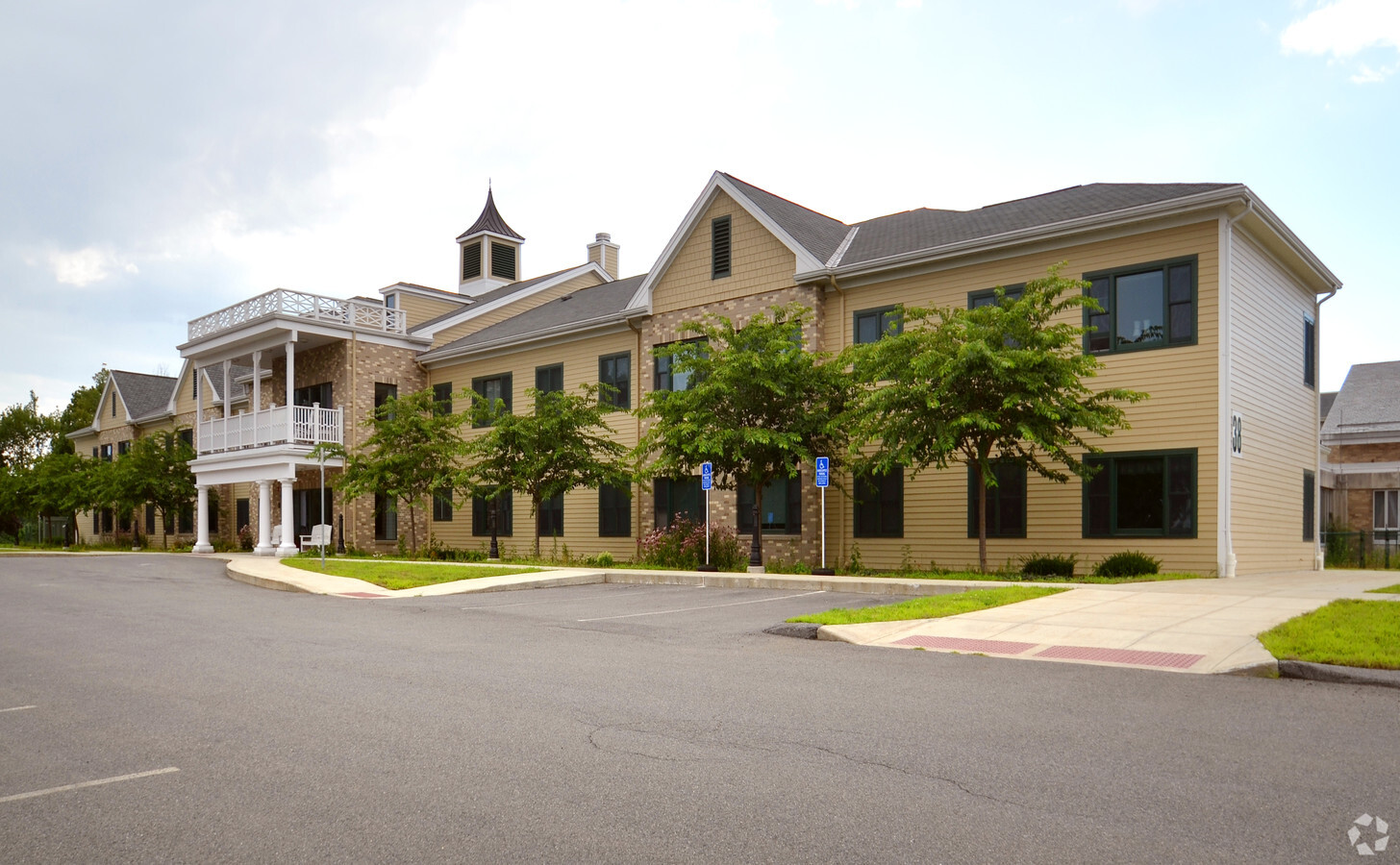 Mont Marie & St. Joseph Senior Residences - Mont Marie & St. Joseph Senior Residences Apartments