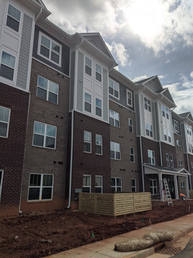 Building Photo - Pleasantburg Senior Rental