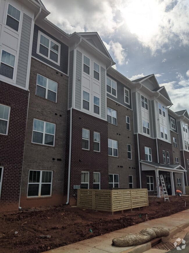 Building Photo - Pleasantburg Senior Rental