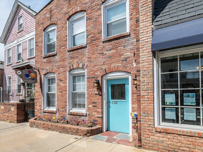 Photo - 268 Sea Cliff Ave Unit # apt #2