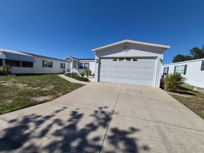 Building Photo - 2113 Sawgrass Ln