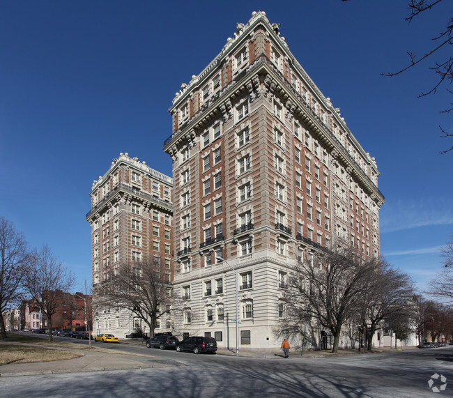 Building Photo - Marlborough Apartments