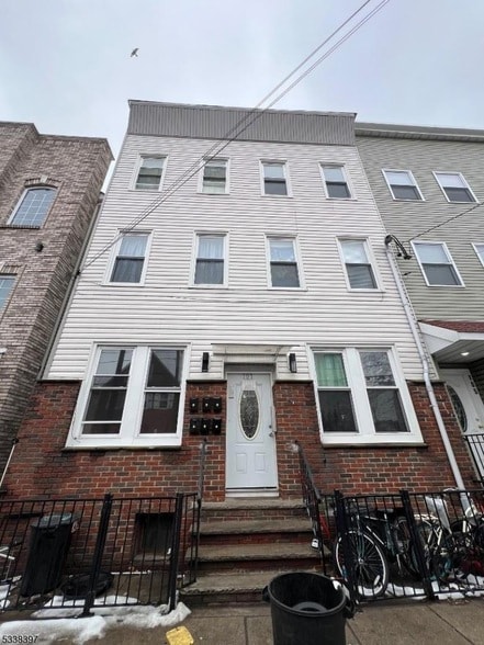 Photo - 107 Magazine St Rental