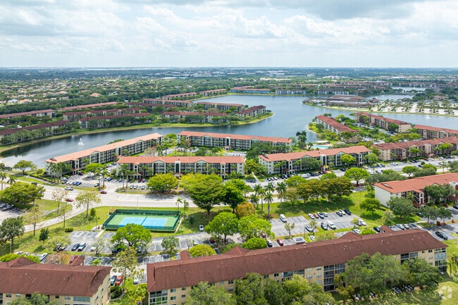 Photo - Hawthorne Condominium