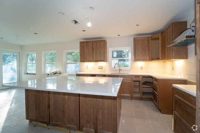 Building Photo - 22 1/2 Fancher Court Unit Rental