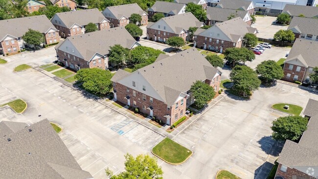 Building Photo - 4441 Burbank Dr Rental