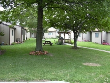 Primary Photo - Station Square Apartments