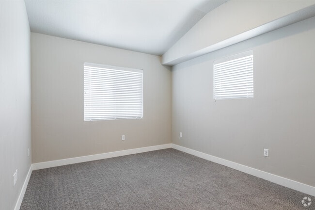 2BR, 2BA - 1,024SF - Retreat at South Haven Farms Apartments