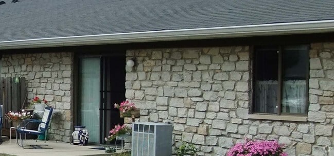 Building Photo - Lebanon Manor Apartments